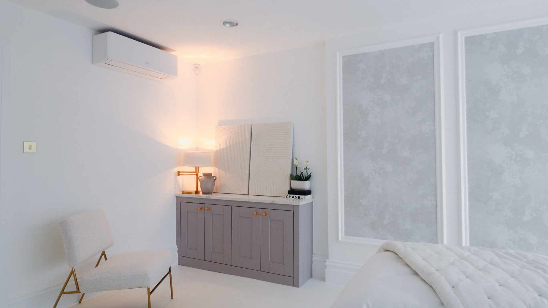 Minimal Beauty treatment room in Luminis Beauty Spa in Chislehurst.