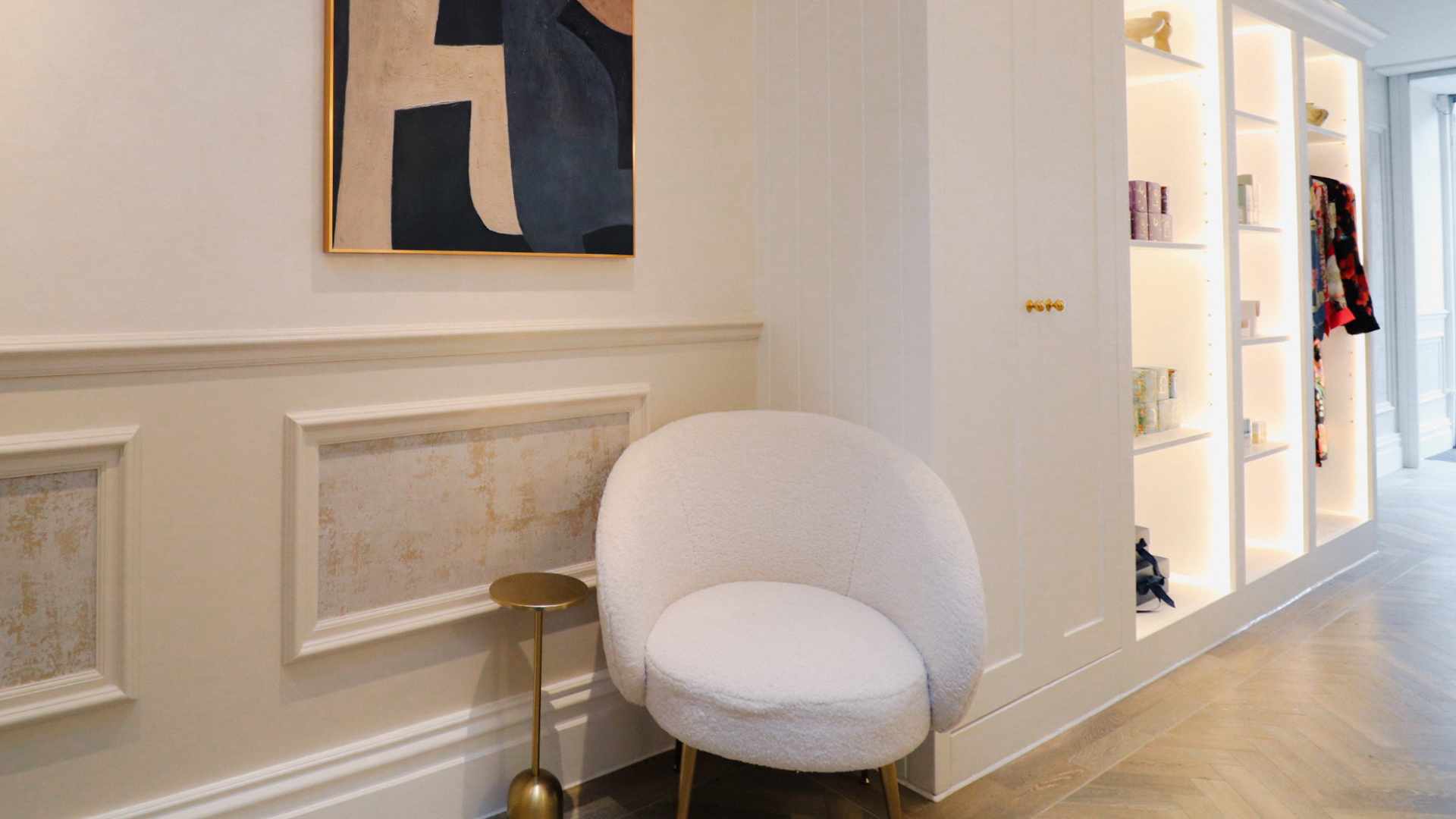 Modern reception area of minimal wellness salon, Luminis Chislehurst.